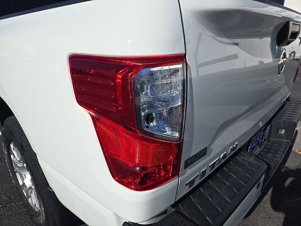 Used 2019 Nissan Titan SV w/ SV Convenience Package image 34