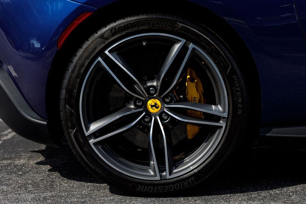 Used 2023 Ferrari Roma RWD image 34