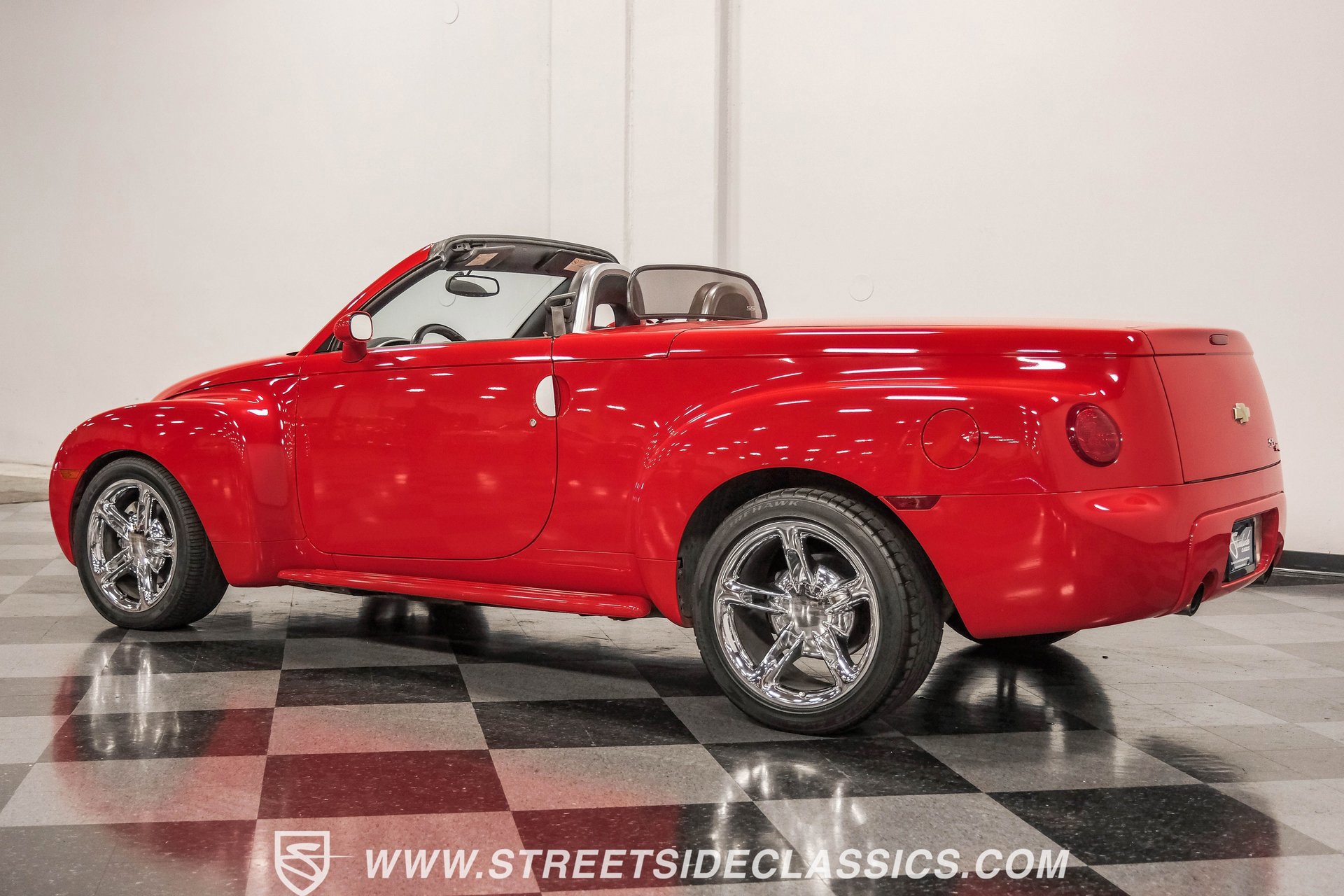 Used 2003 Chevrolet SSR w/ Preferred Equipment Group image 8