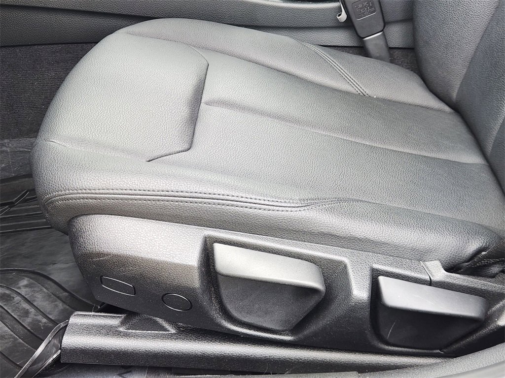 Used 2016 BMW 320i Sedan image 23