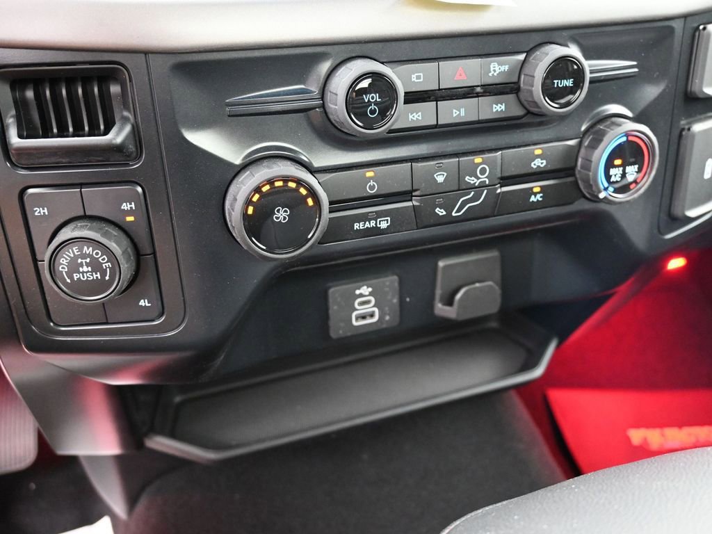 New 2025 Ford F150 XL w/ Equipment Group 103A High image 19