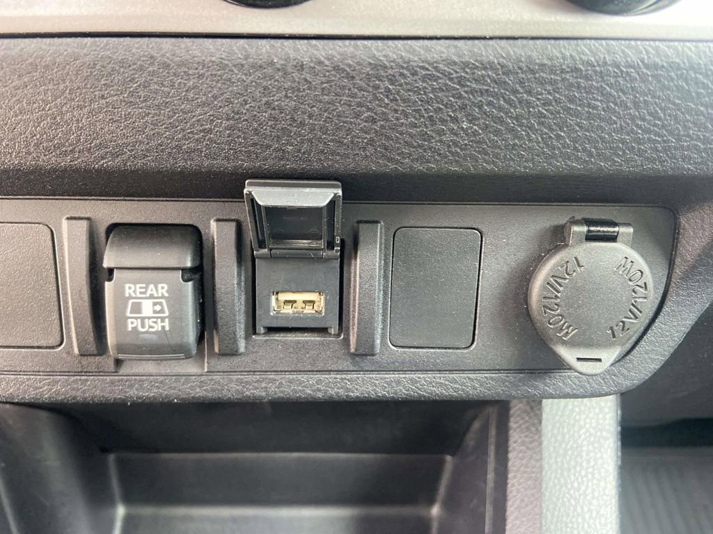 Used 2022 Toyota Tacoma SR5 w/ Technology Package image 32
