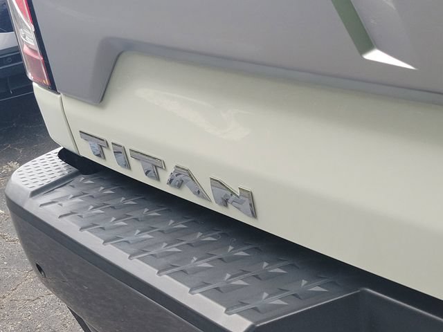 Used 2021 Nissan Titan Platinum Reserve w/ Moonroof Package AWD/4WD image 8