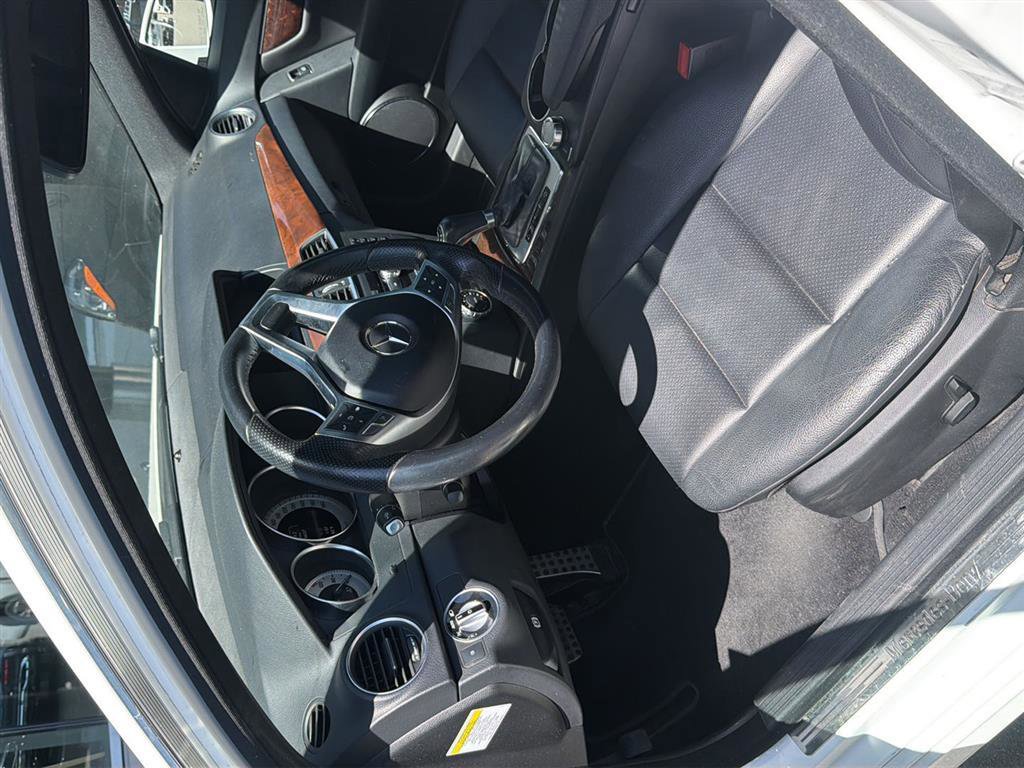 Used 2013 Mercedes-Benz C 250 Sedan image 3