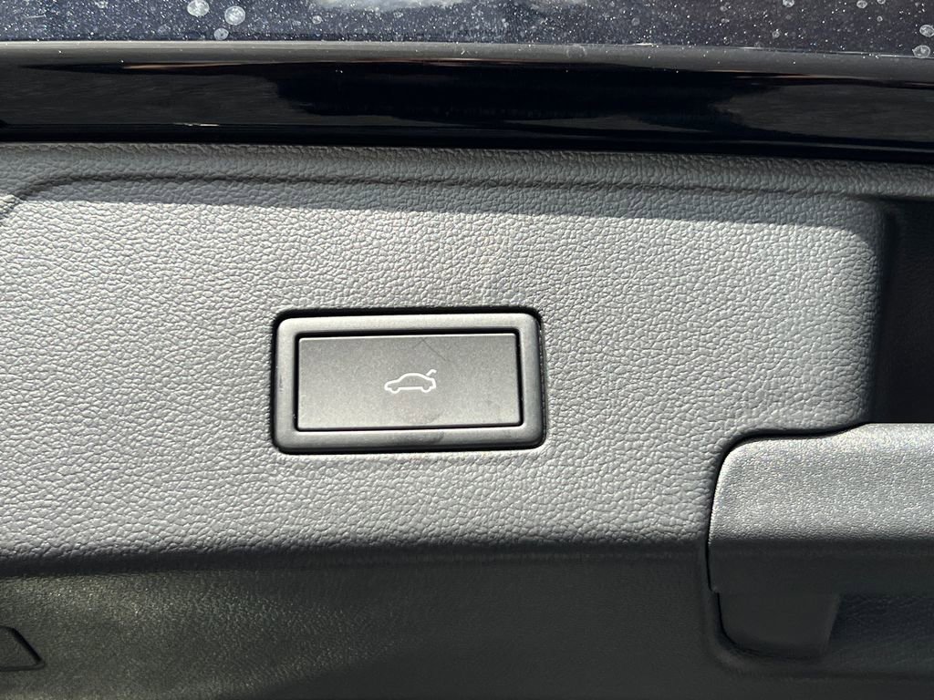 New 2026 Volkswagen Atlas Cross Sport SE image 15