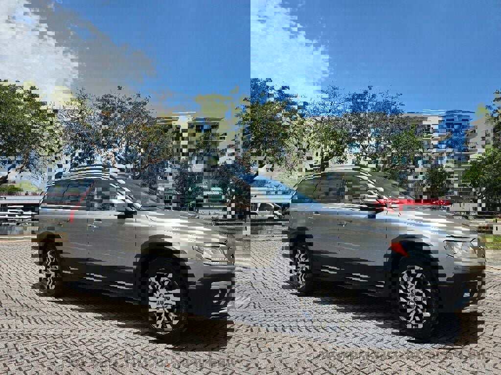 Used 2015 Volvo XC70 T5 Premier w/ Proximity Package FWD image 6