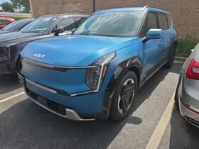 Used 2024 Kia EV9 Land AWD/4WD image 12