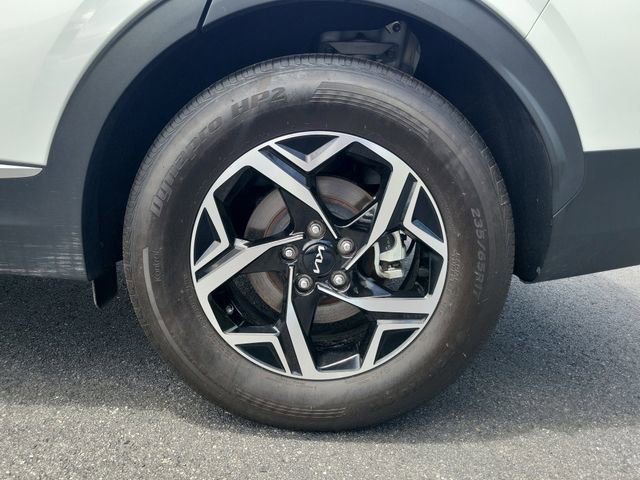 Certified 2025 Kia Sportage LX FWD image 7