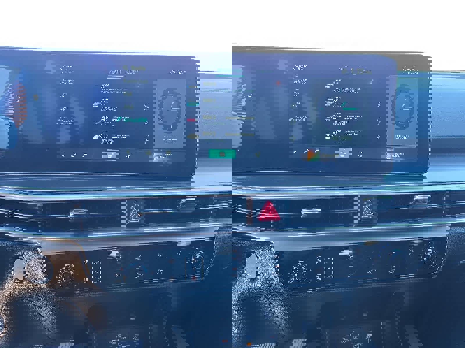 Certified 2025 Kia Sorento LX image 26