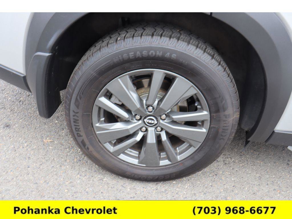 Used 2022 Nissan Pathfinder SV image 29