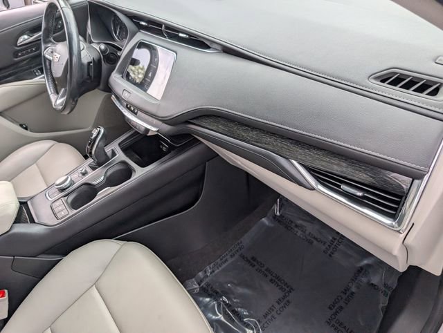 Used 2022 Cadillac XT4 Premium Luxury w/ Enhanced Visibility Package image 25