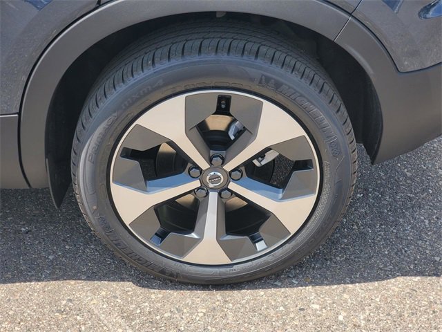 New 2026 Volvo XC40 B5 Core w/ Protection Package Premier image 7