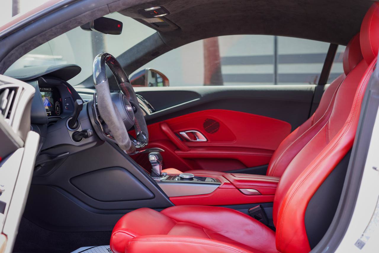 Used 2020 Audi R8 V10 w/ Carbon Exterior Package AWD/4WD image 8