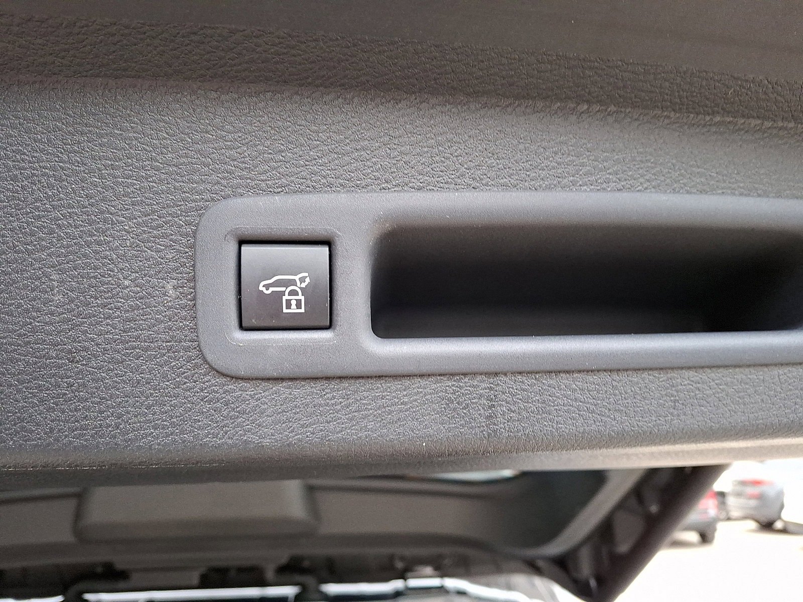Used 2025 Toyota Sienna XSE FWD image 30