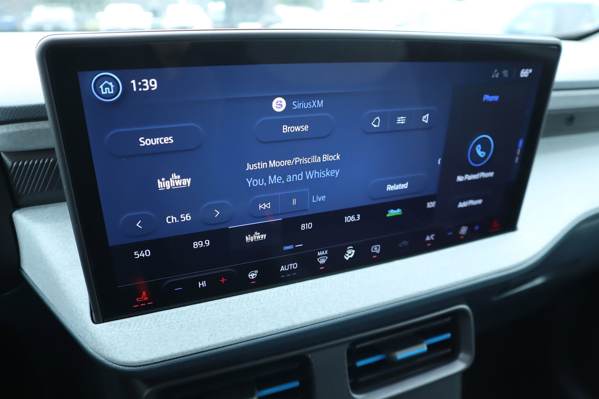 New 2026 Ford Maverick XLT w/ XLT Luxury Package AWD/4WD image 5