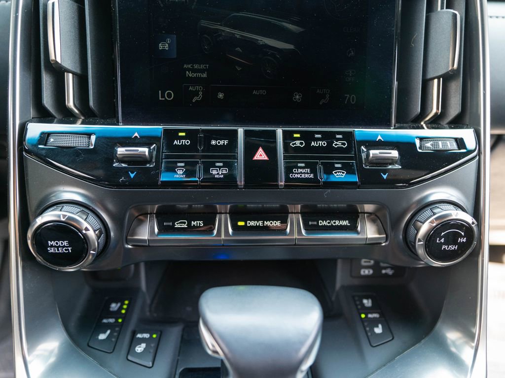 Used 2023 Lexus LX 600 4WD w/ Appearance Package image 29