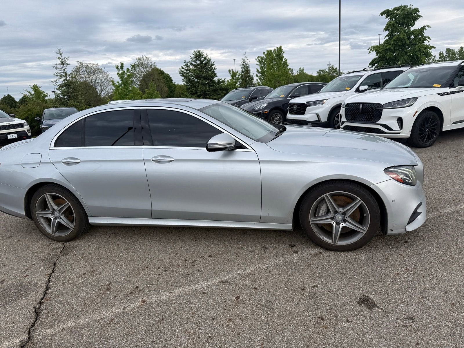 Used 2017 Mercedes-Benz E 300 4MATIC image 4