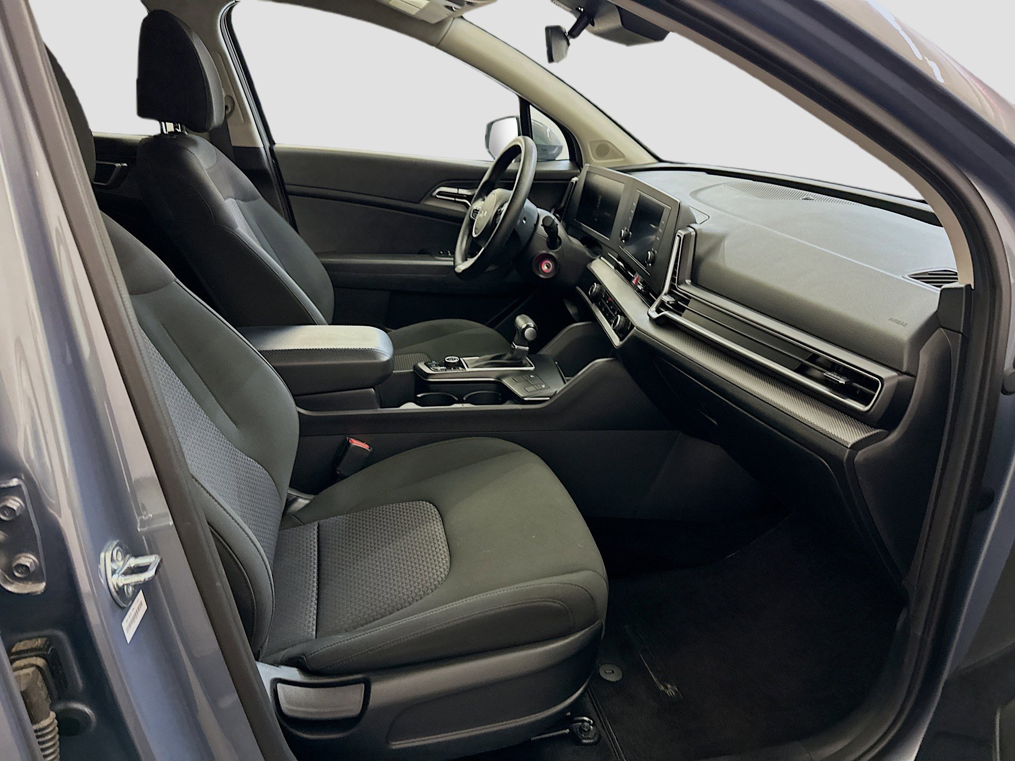 Used 2025 Kia Sportage LX AWD/4WD image 31