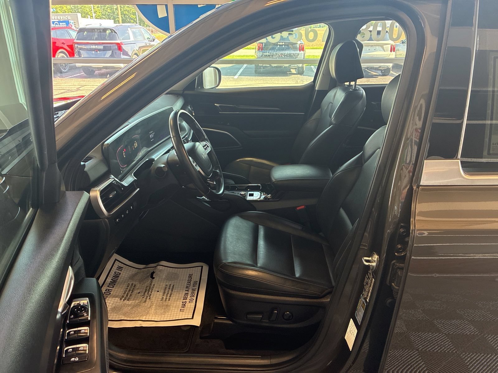 Used 2025 Kia Telluride S FWD image 20