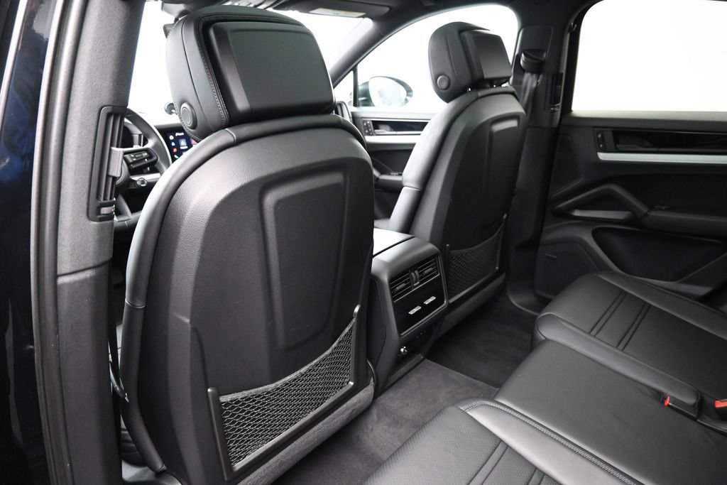 Certified 2024 Porsche Cayenne Coupe AWD/4WD image 8