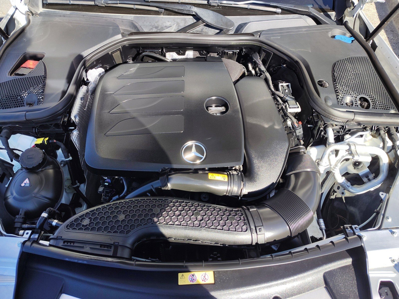 Used 2022 Mercedes-Benz E 350 Sedan image 9