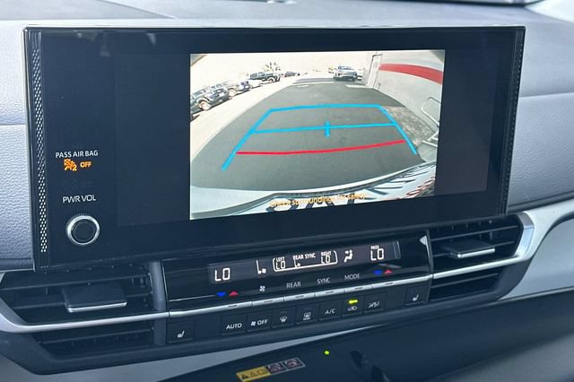 Certified 2026 Toyota Sienna XLE FWD image 25