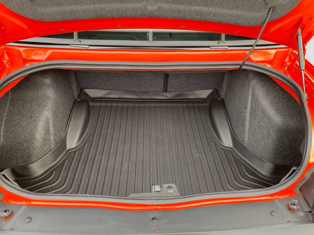 Used 2013 Dodge Challenger R/T RWD image 16