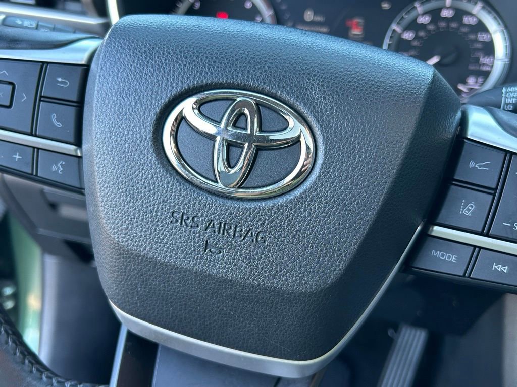 Used 2023 Toyota Highlander XLE FWD image 29