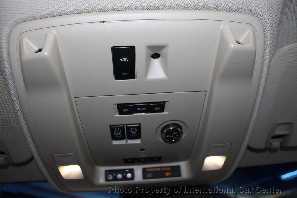 Used 2017 Cadillac Escalade Premium Luxury image 25