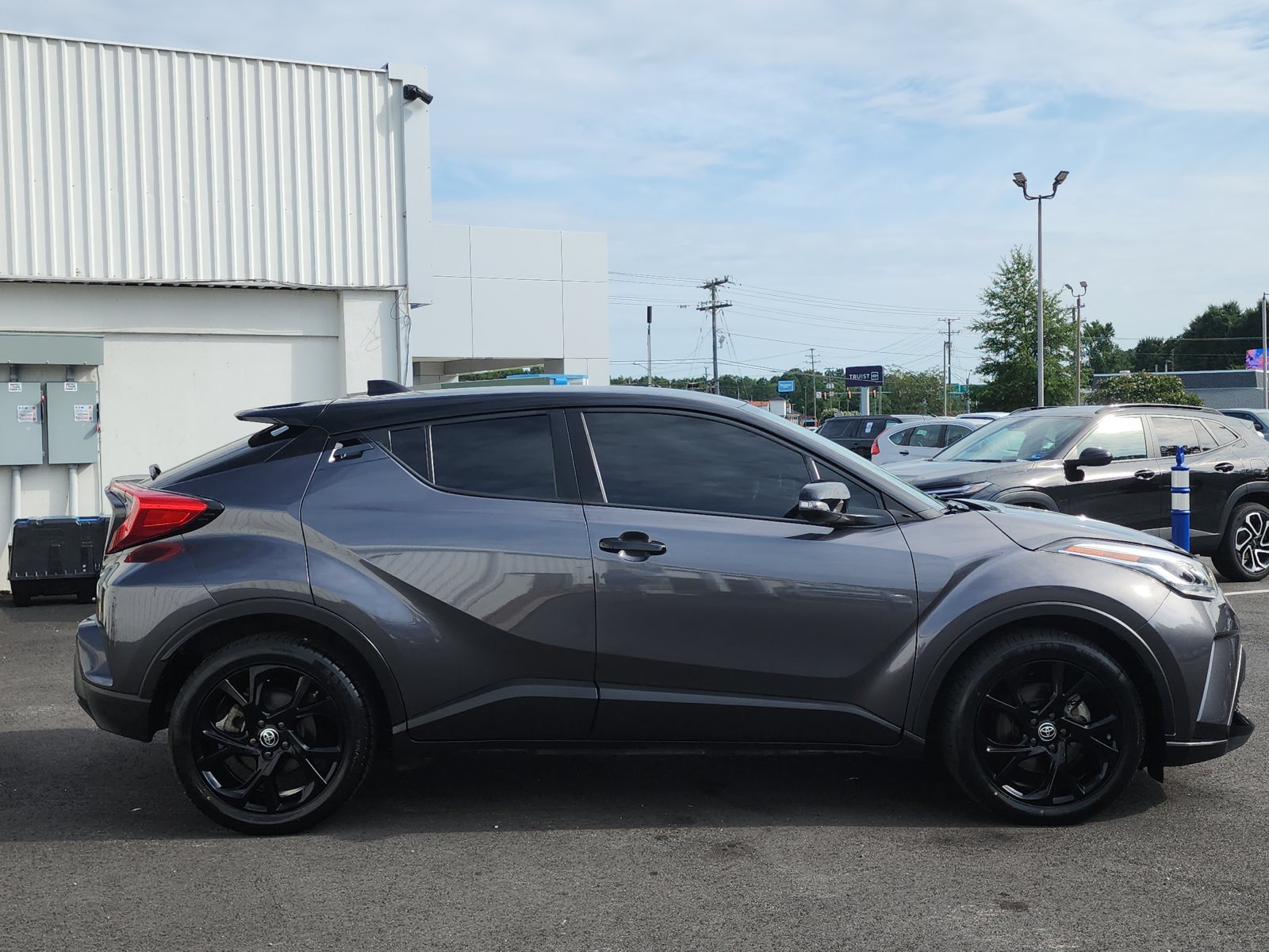 Used 2022 Toyota C-HR Nightshade FWD image 6