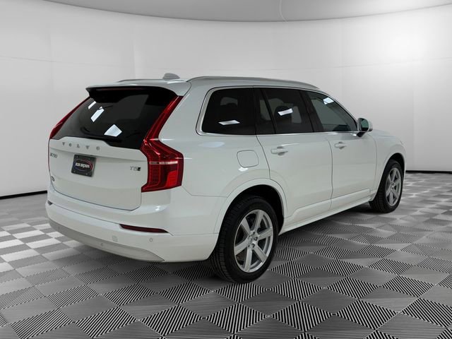 Used 2022 Volvo XC90 T5 Momentum image 3