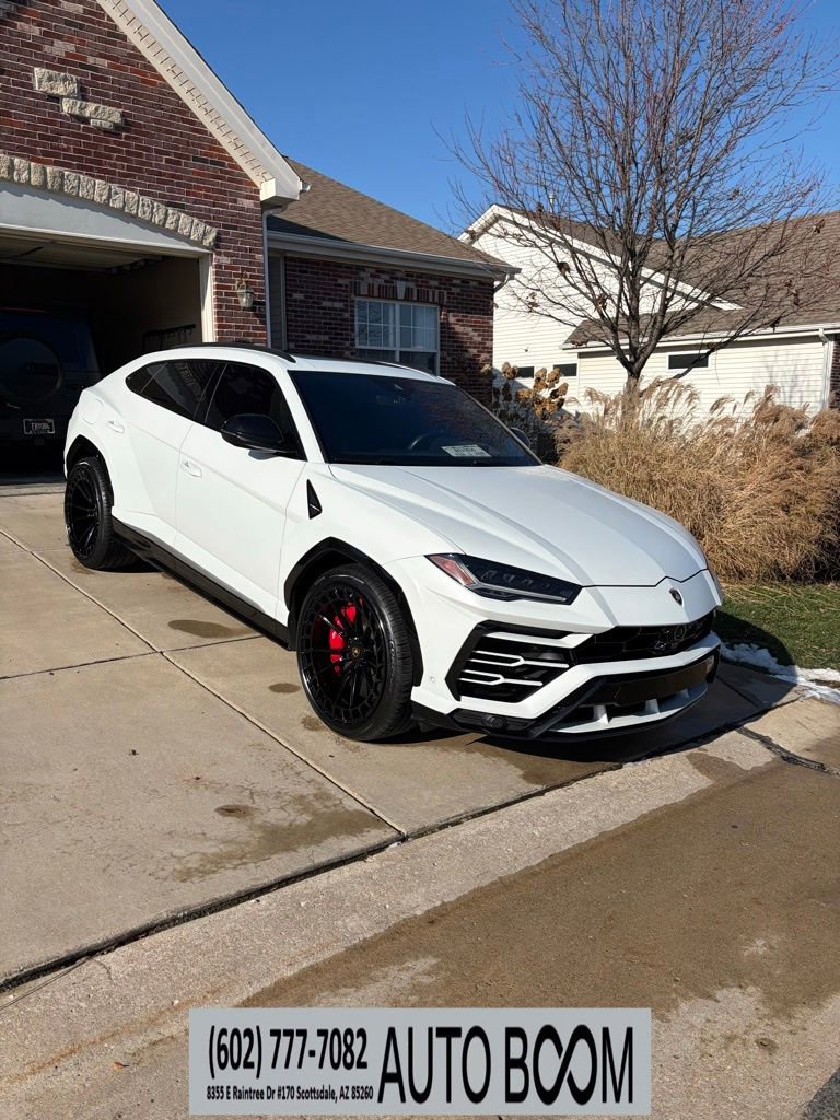 Used 2019 Lamborghini Urus AWD/4WD image 1