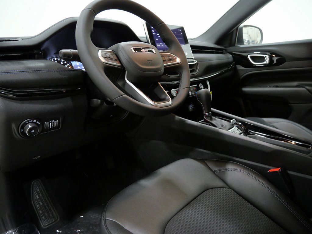 New 2026 Jeep Compass Latitude w/ Sun and Sound Group AWD/4WD image 12