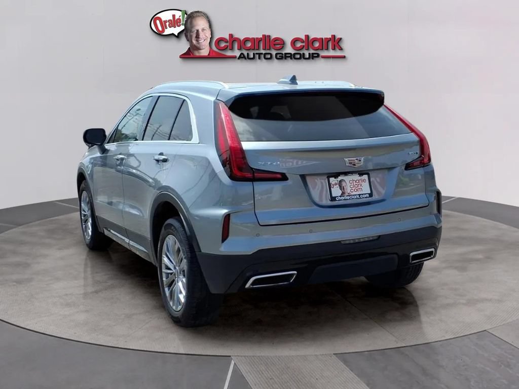 Used 2025 Cadillac XT4 Premium Luxury FWD image 3