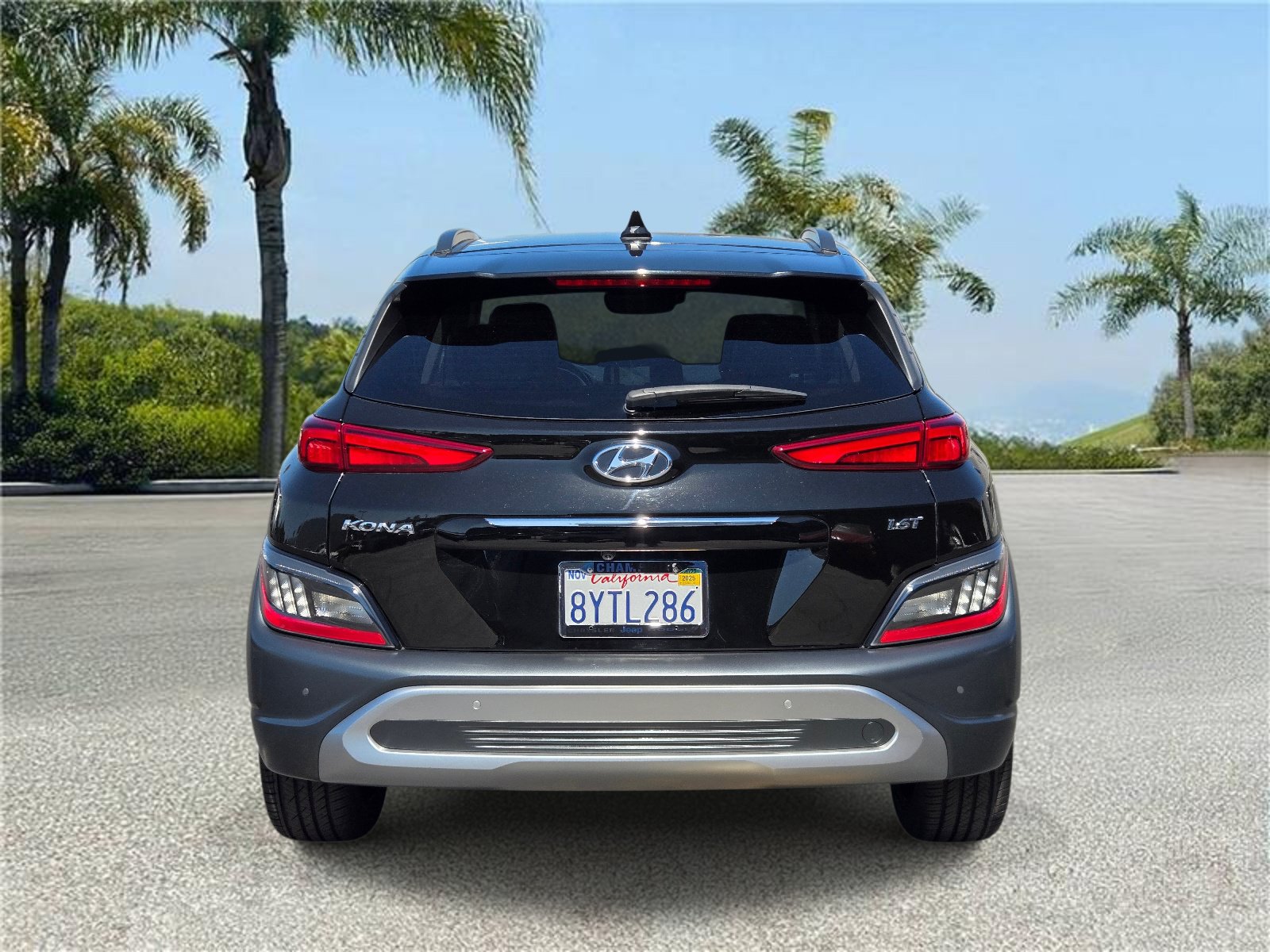 Used 2022 Hyundai Kona Limited FWD image 5