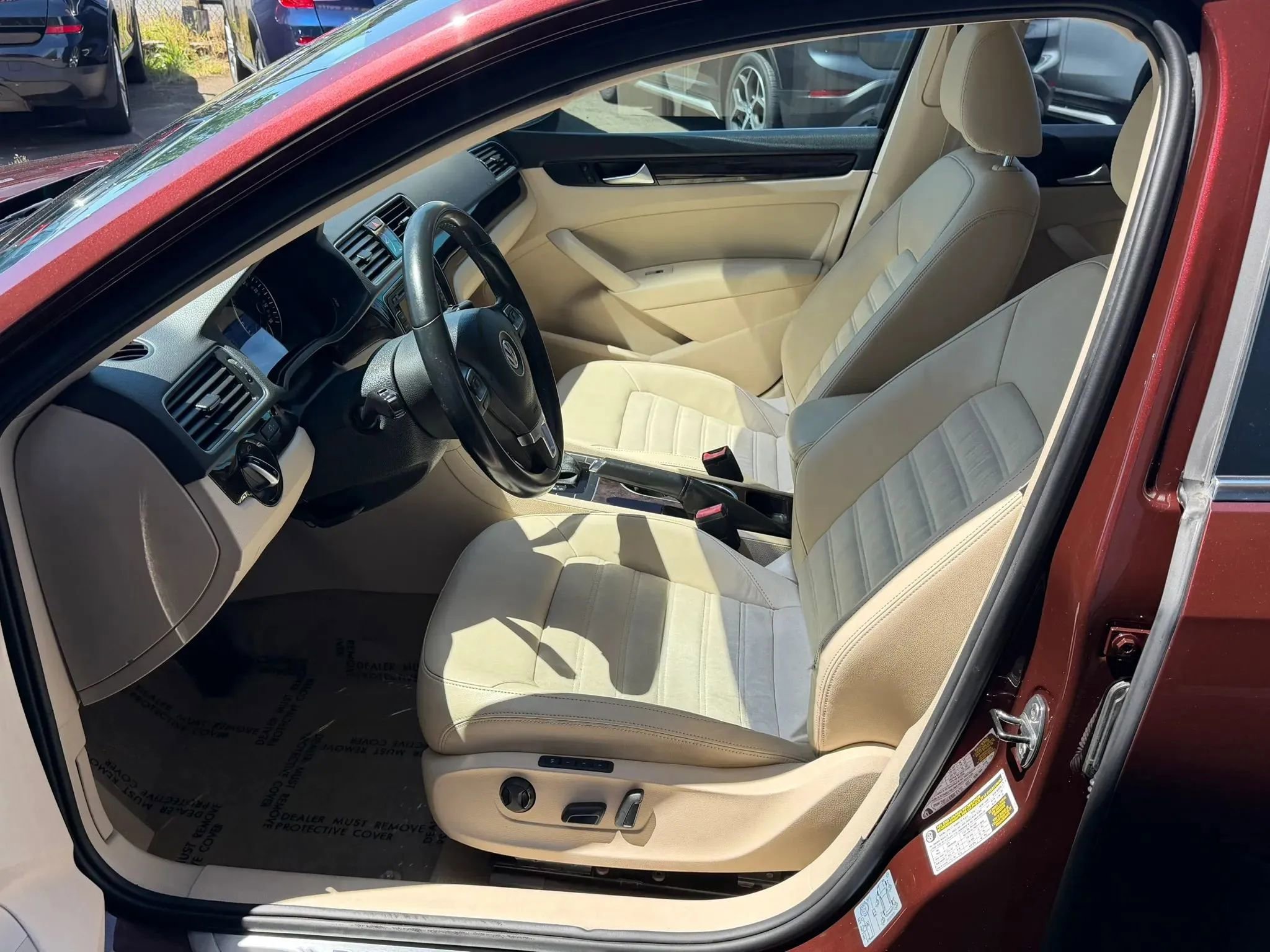Used 2014 Volkswagen Passat TDI SEL Premium FWD image 11