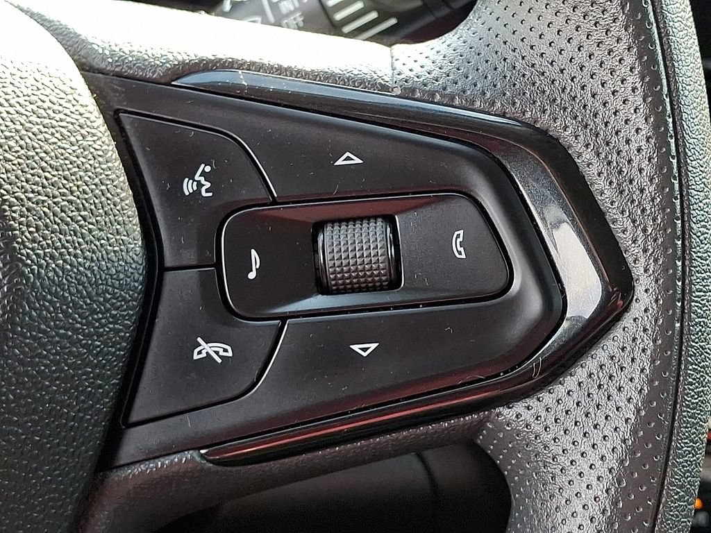 Used 2025 Chevrolet Trax LT FWD image 23