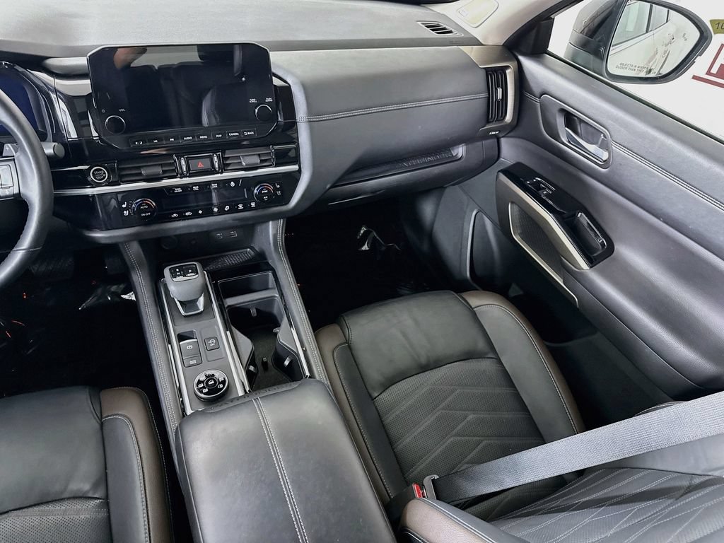 Used 2024 Nissan Pathfinder Platinum AWD/4WD image 28