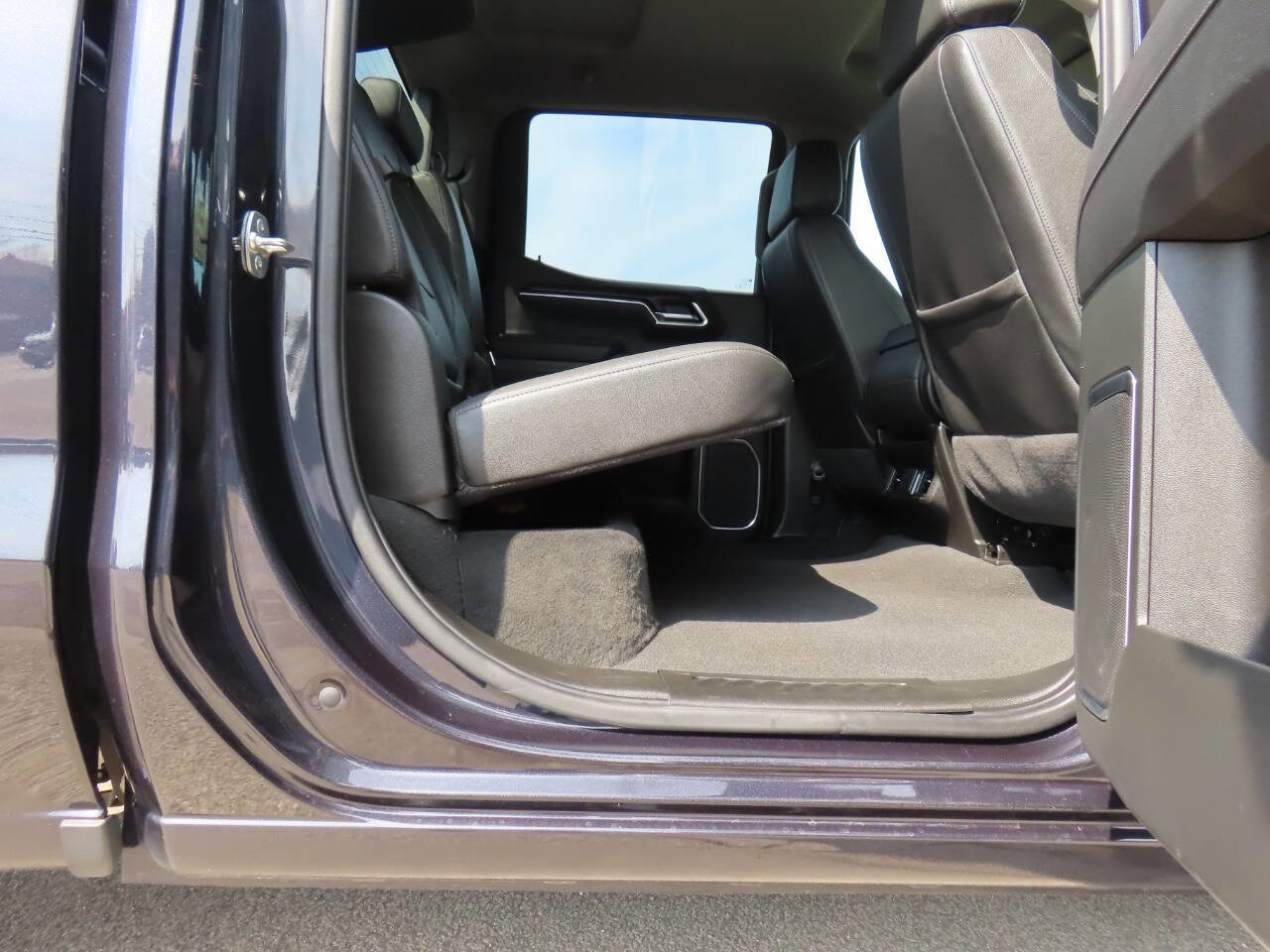 Used 2025 GMC Sierra 1500 SLT AWD/4WD image 16