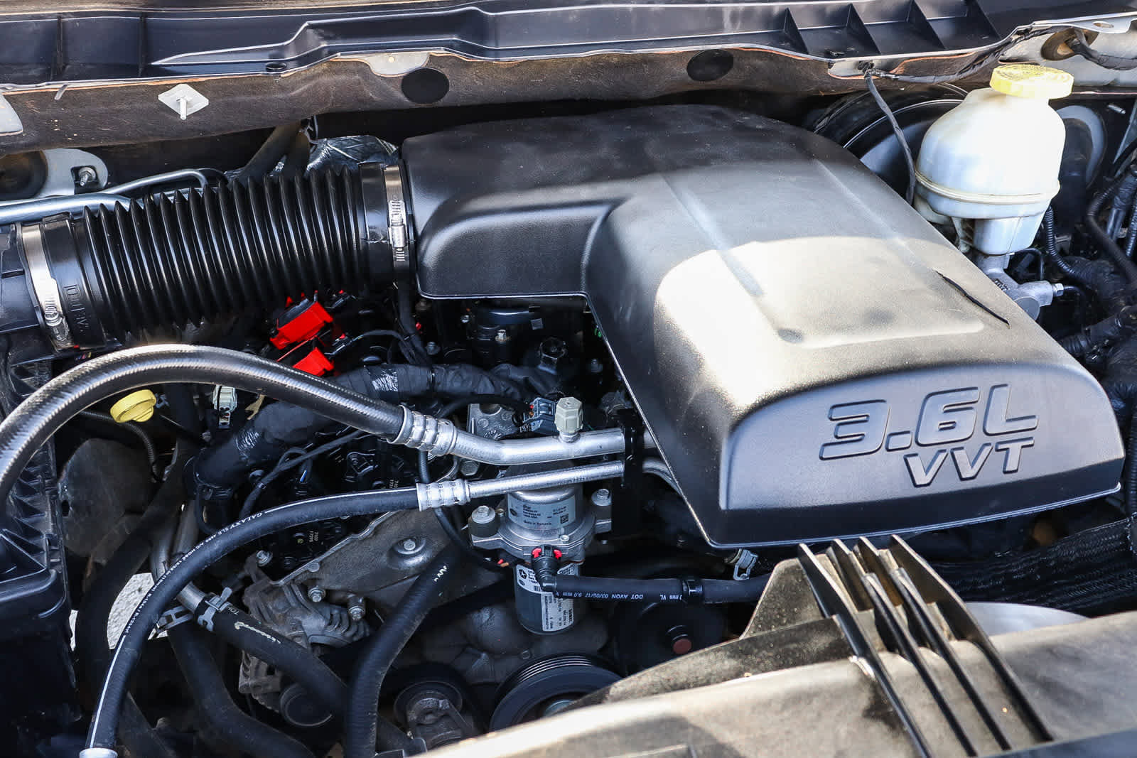 Used 2017 RAM 1500 Classic SLT image 32