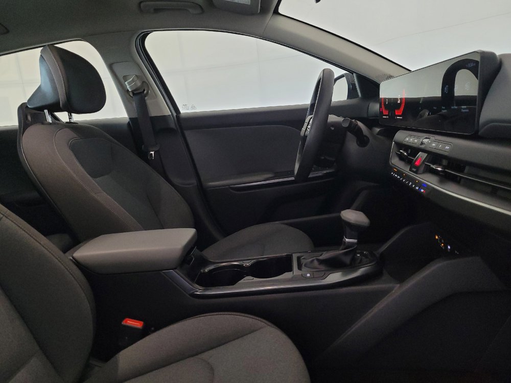 Used 2025 Kia K4 FWD image 21