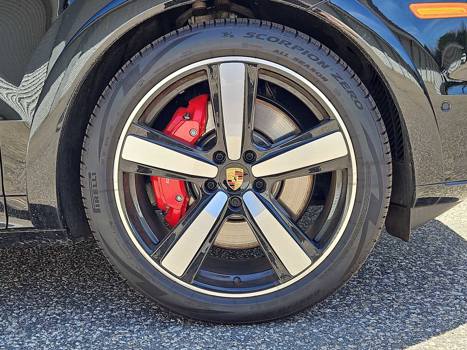 Certified 2025 Porsche Cayenne S AWD/4WD image 9