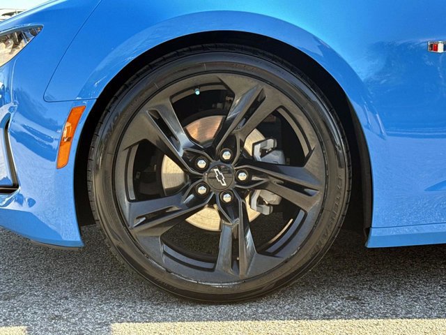 Used 2022 Chevrolet Camaro LT w/ Technology Package RWD image 10