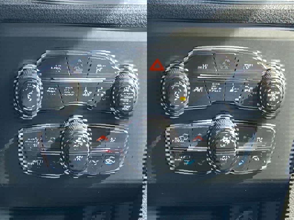 Used 2018 Dodge Charger GT image 10