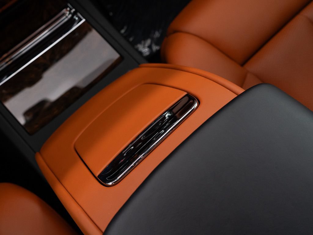 Certified 2023 Rolls-Royce Phantom Sedan RWD image 38
