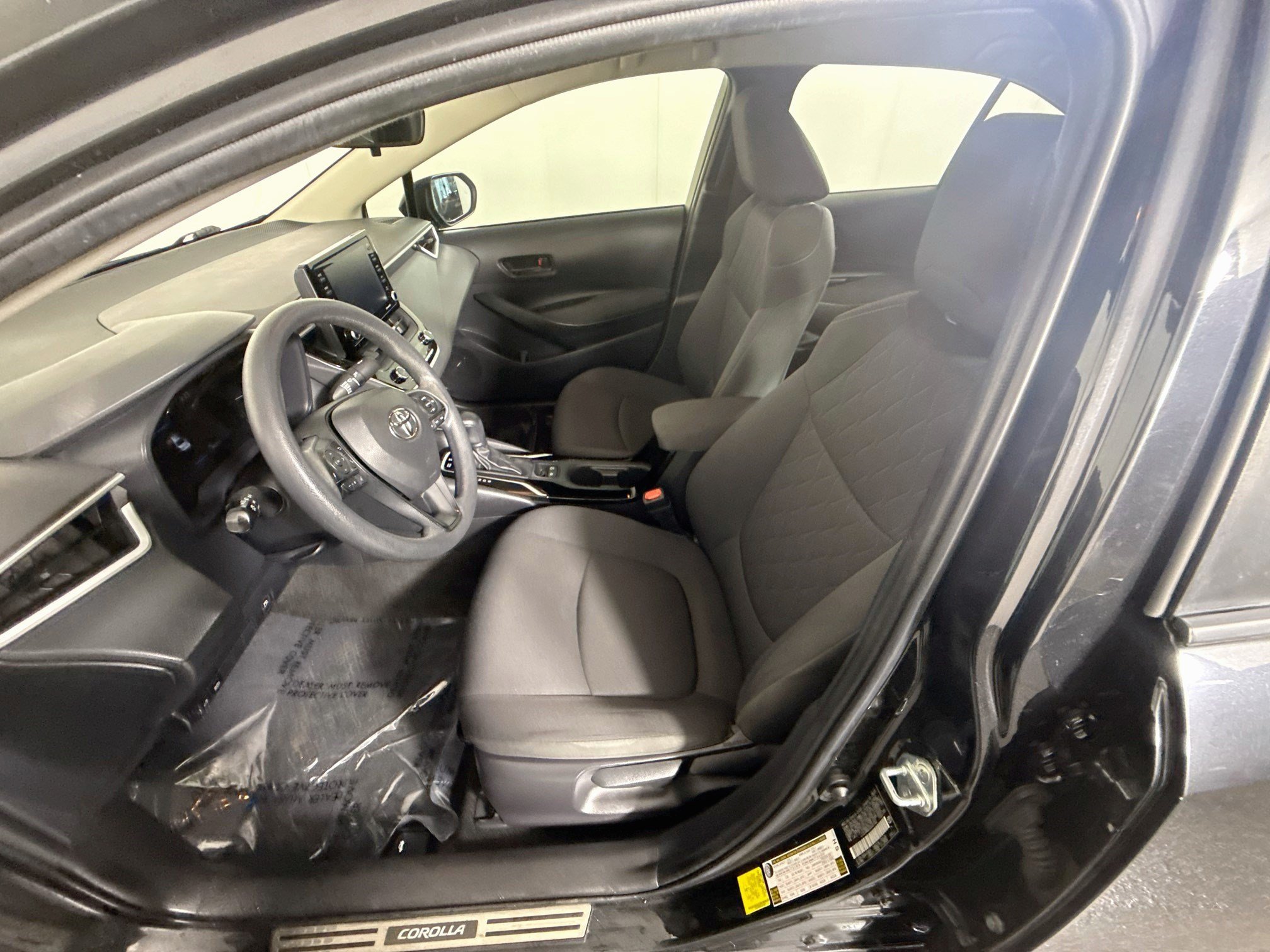 Used 2022 Toyota Corolla LE FWD image 22
