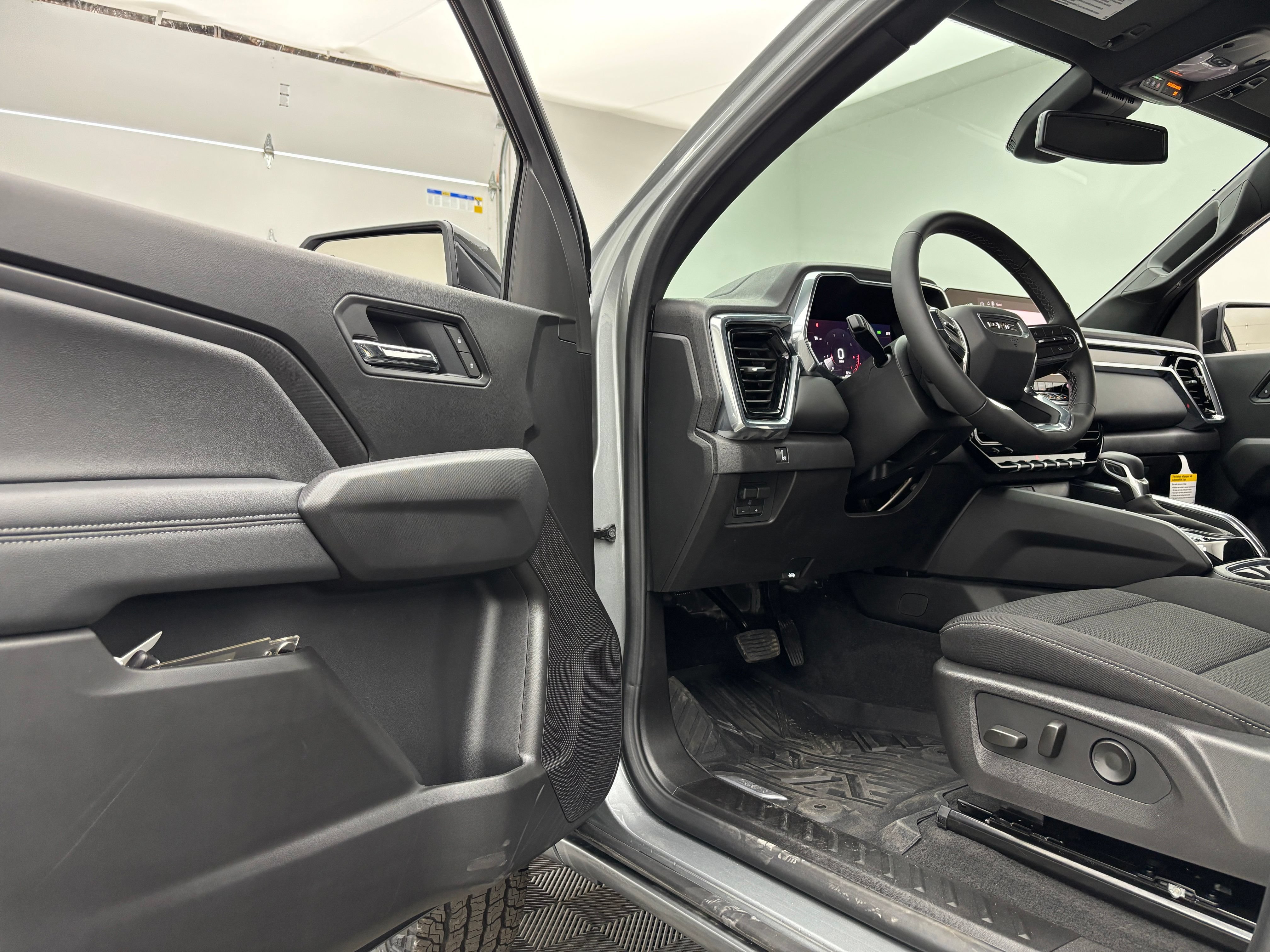 New 2026 GMC Canyon Elevation w/ Convenience Package RWD image 16