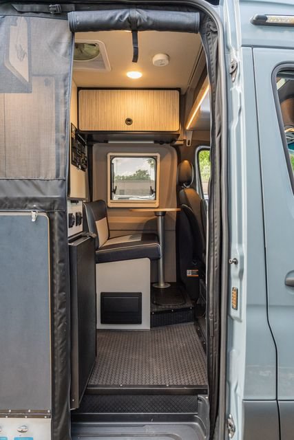 Used 2021 Mercedes-Benz Sprinter 2500 image 30