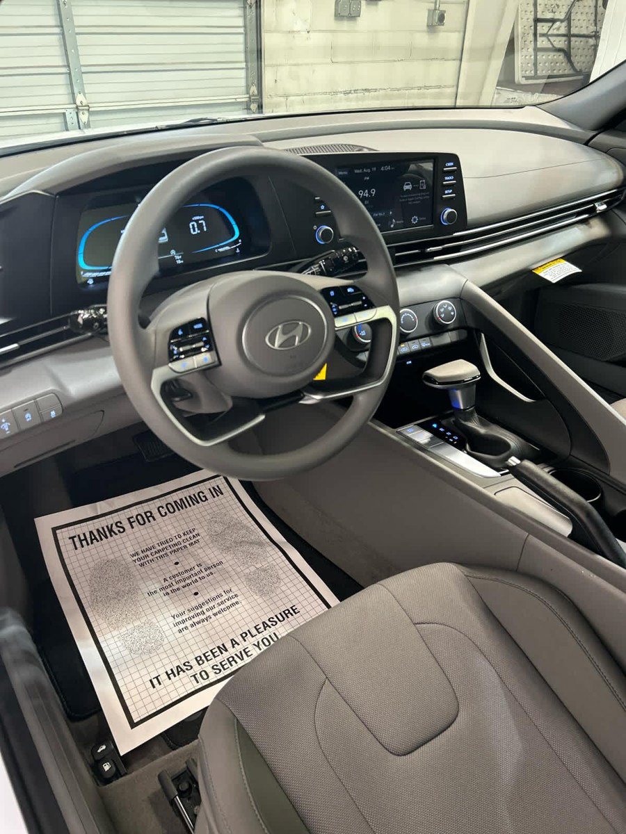 New 2026 Hyundai Elantra SE FWD image 9
