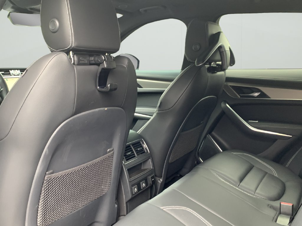 Used 2025 Jaguar F-PACE R-Dynamic S AWD/4WD image 17